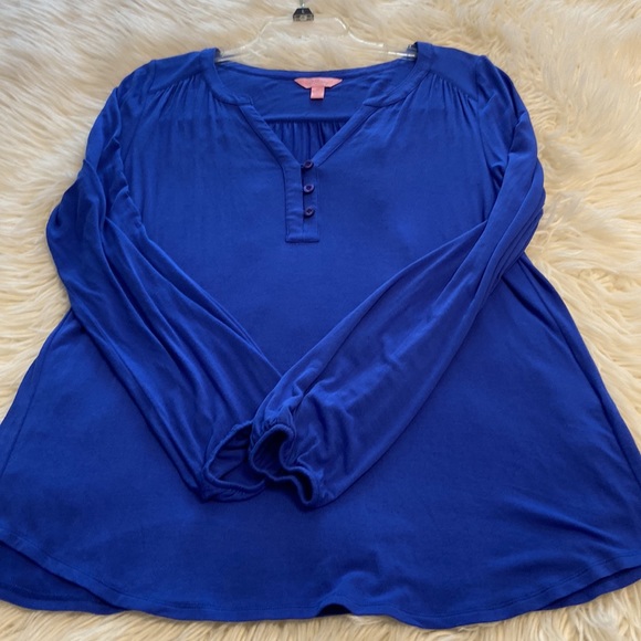 Lilly Pulitzer Shirt long sleeves size M color blue lengths 27” bust 36/38” - Picture 9 of 12